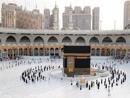 ما هي الفئات العمرية المسموح لهم بالسفر للحج العام الحالي