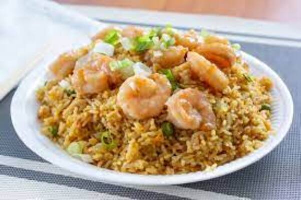 طريقة عمل الأرز بالجمبري بمكونات سهلة وبسيطة