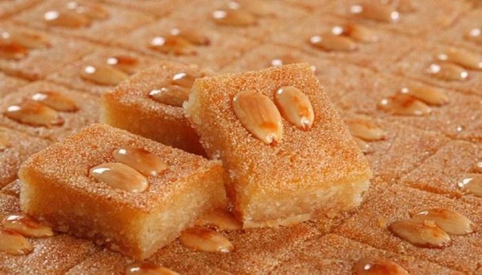 خطوات عمل البسبوسة الدايبة بالعسل سهله وبسيطة