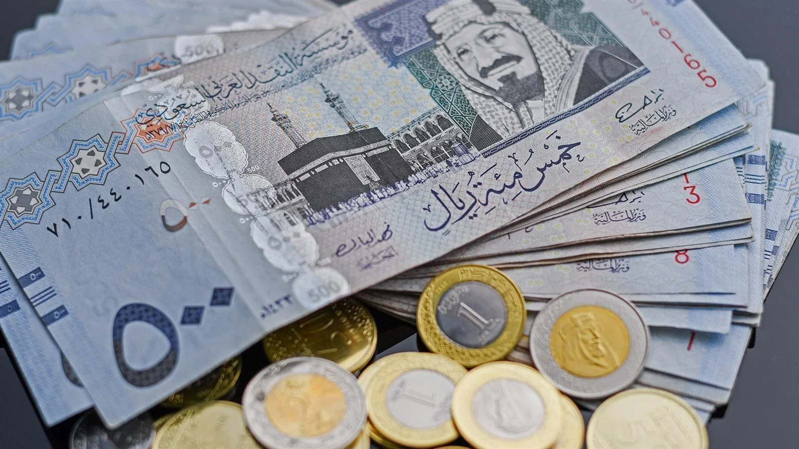 سعر الريال السعودي في مقابل الجنية المصري اليوم بالبنوك المصرية والسوق السوداء