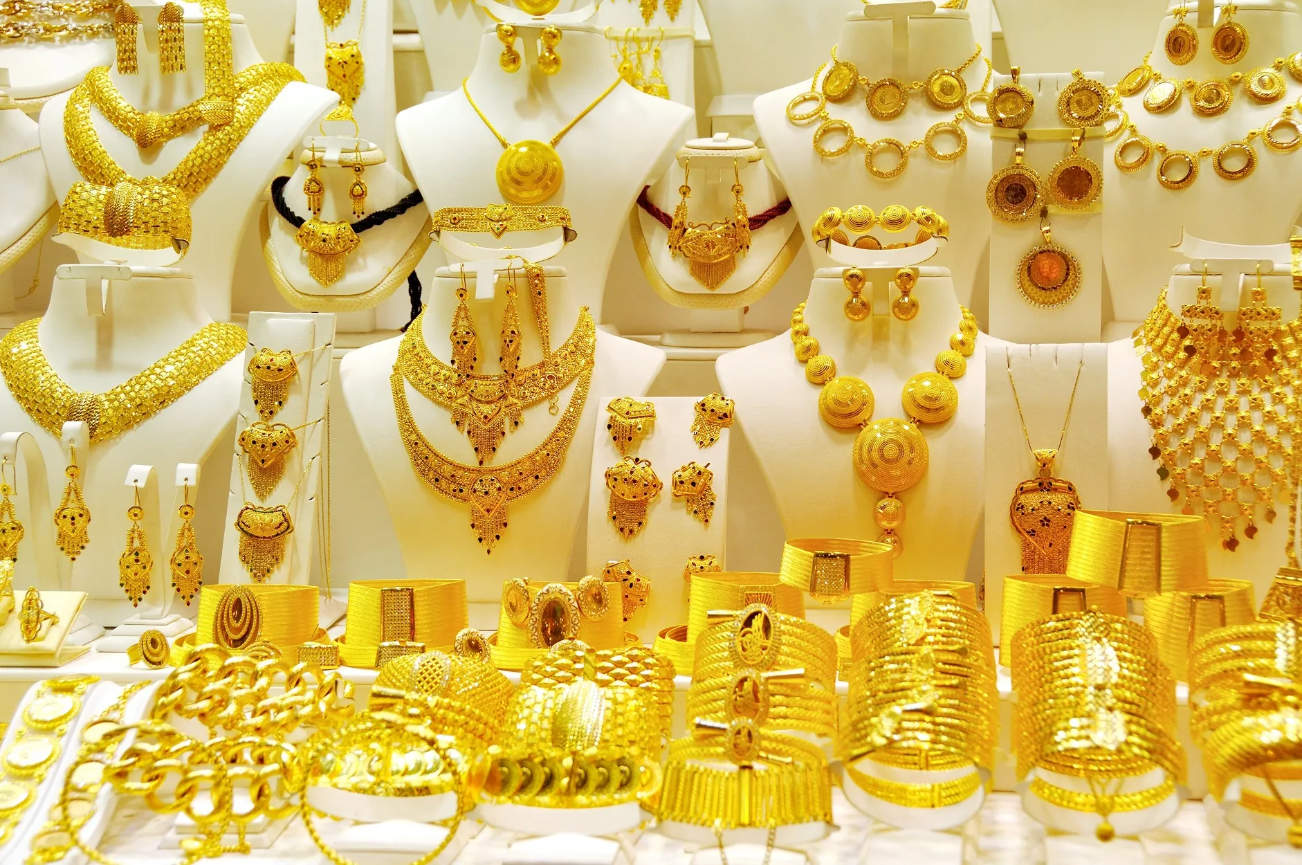 كم سعر الغوايش الذهب عيار 21؟ اليوم الثلاثاء 9 يوليو 2024 في محلات الصاغة المصرية