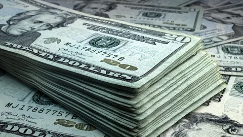 “الدولار في العالي” سعر الدولار فى البنك المركزى اليوم الاثنين 12/8/2024 ومختلف البنوك المصرية مقابل الجنيه المصري