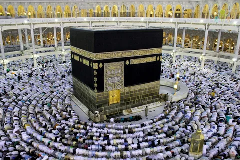 “حج مبرور وذنب مغفور” اسعار عمرة المولد النبوي هذا العام 1446/2025 هـ بجميع برامجها