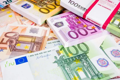 سعر اليورو اليوم في السوق السوداء والبنوك المصرية بالتعاملات الصباحية ليوم الاثنين 9-9-2024