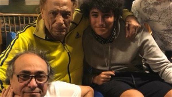 أكرم السعدني يتحدث عن تأثير صورته مع عادل إمام في العالم العربي ويشير إلى عصر الزعيم
