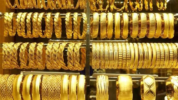 الذهب يتراجع مع ارتفاع الدولار في الأسواق العالمية