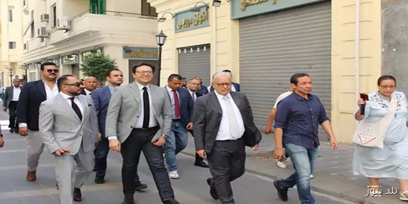 جولة وزير الثقافة في تطوير شارع النبي دانيال بالإسكندرية