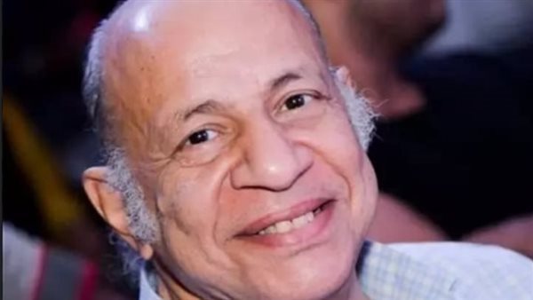 عيد أبو الحمد يجري عملية جراحية لتركيب جهاز تنظيم ضربات القلب