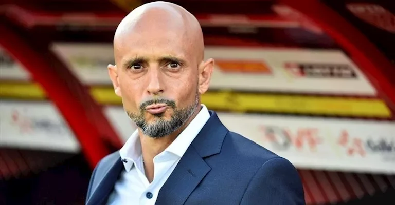 مصدر يكشف موقف الأهلي من التعاقد مع مدرب صن داونز بعد ترشيحه لمنتخب مصر أيضًا