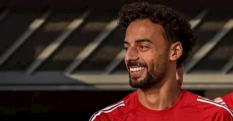 هل يقترب الأهلي من تجديد عقد أحمد عبدالقادر؟.. رد حاسم من شوبير حول الأمر